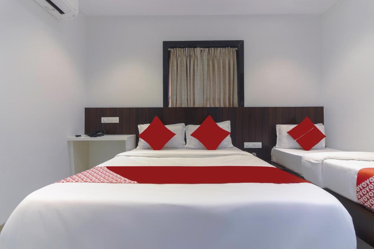 Hotel Flora Suites Мумбаи Экстерьер фото