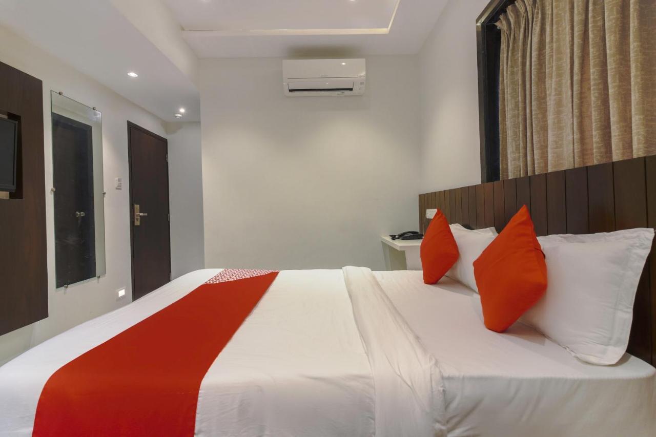 Hotel Flora Suites Мумбаи Экстерьер фото