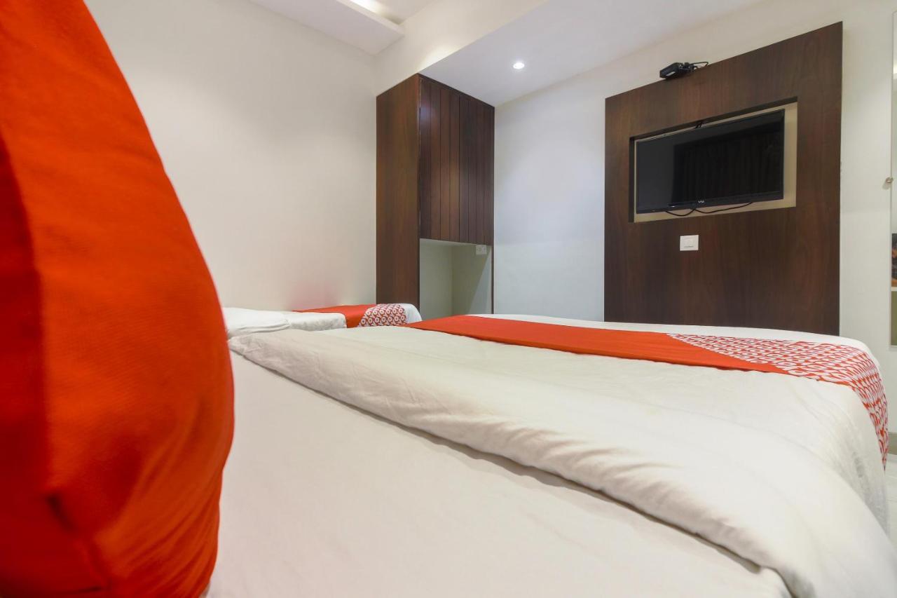 Hotel Flora Suites Мумбаи Экстерьер фото