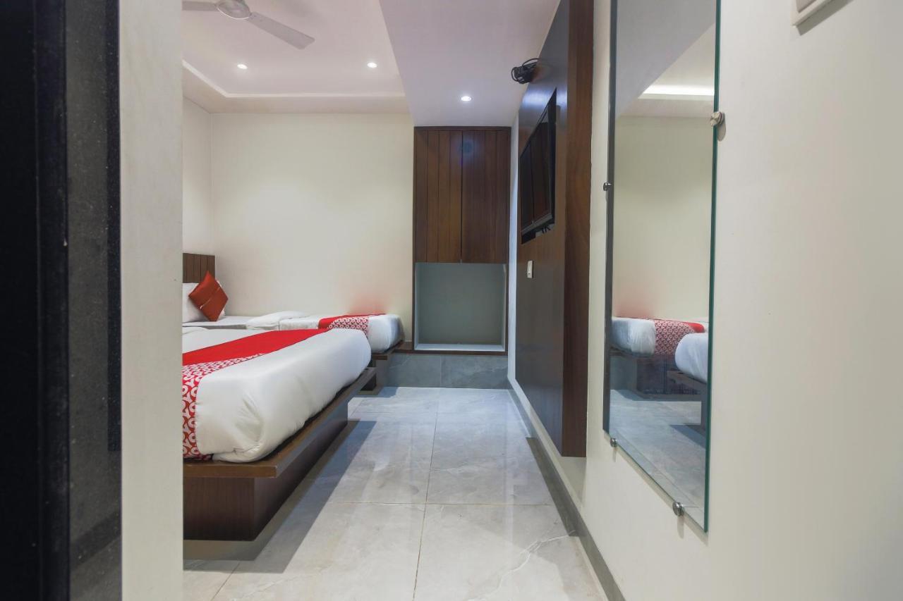 Hotel Flora Suites Мумбаи Экстерьер фото
