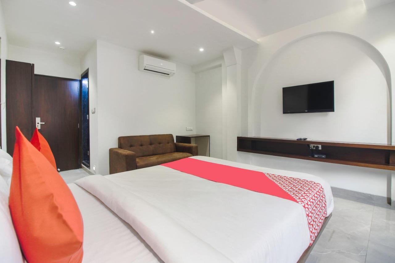 Hotel Flora Suites Мумбаи Экстерьер фото